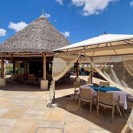 Manyatta Camp Hotel Voi Екстериор снимка