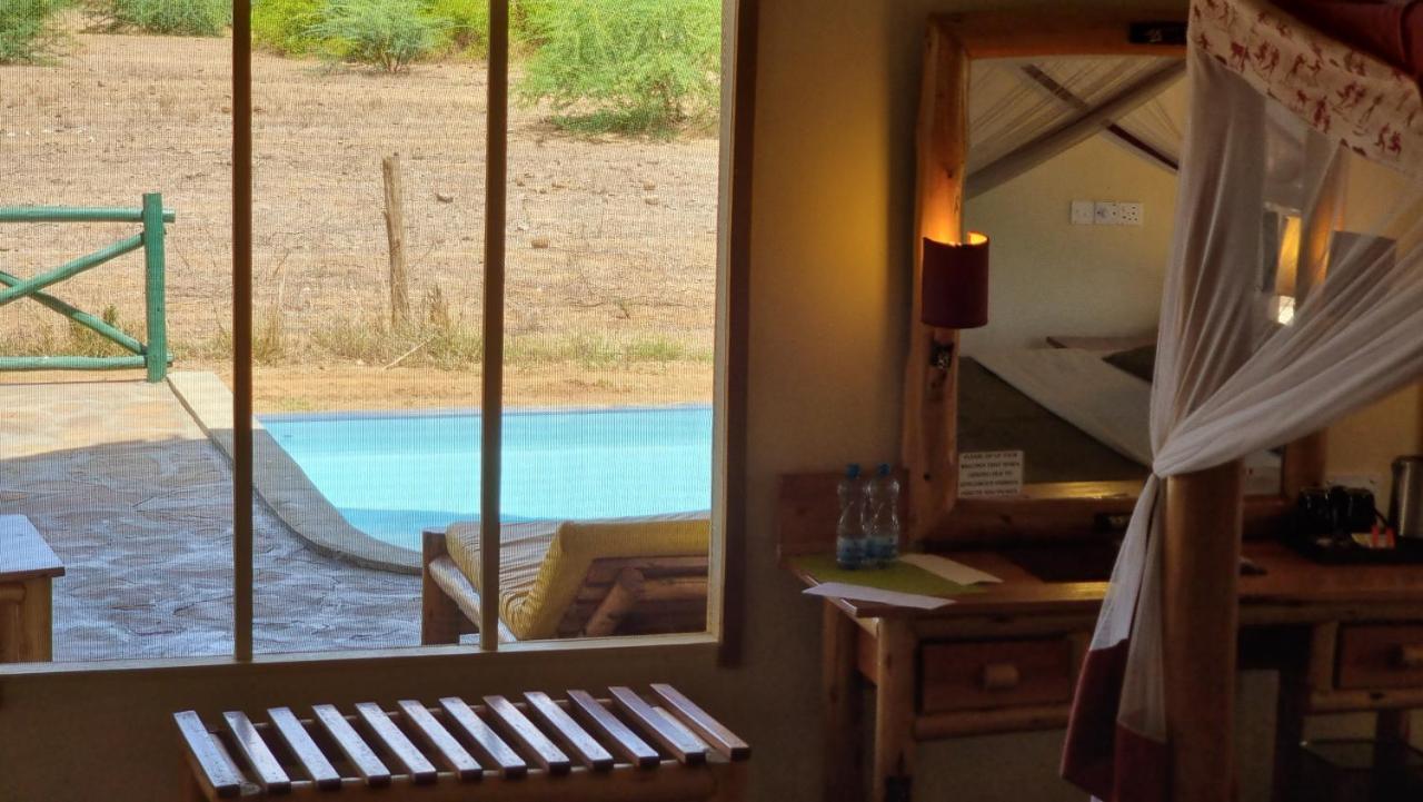 Manyatta Camp Hotel Voi Екстериор снимка