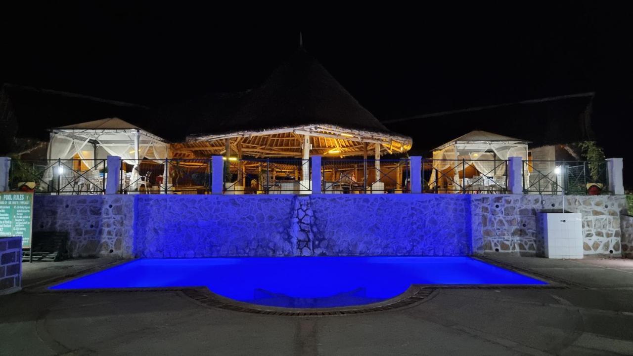 Manyatta Camp Hotel Voi Екстериор снимка