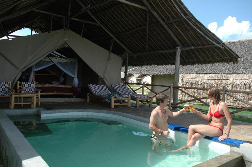 Manyatta Camp Hotel Voi Екстериор снимка