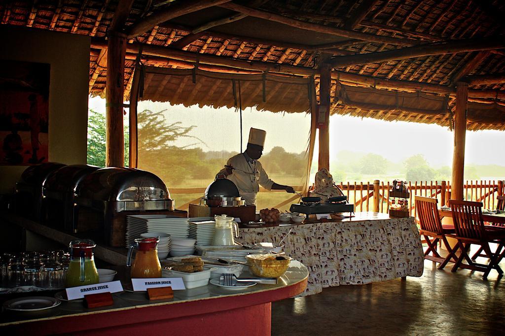 Manyatta Camp Hotel Voi Екстериор снимка