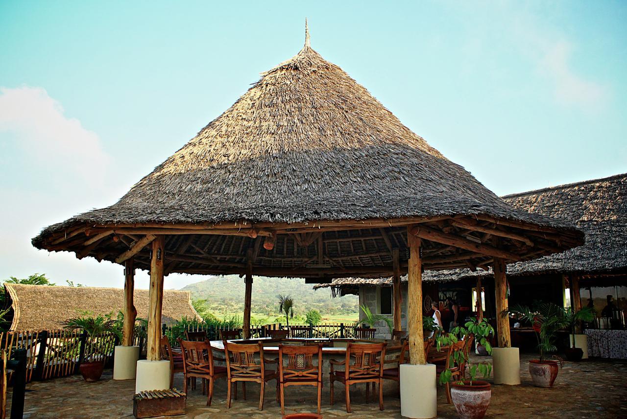 Manyatta Camp Hotel Voi Екстериор снимка