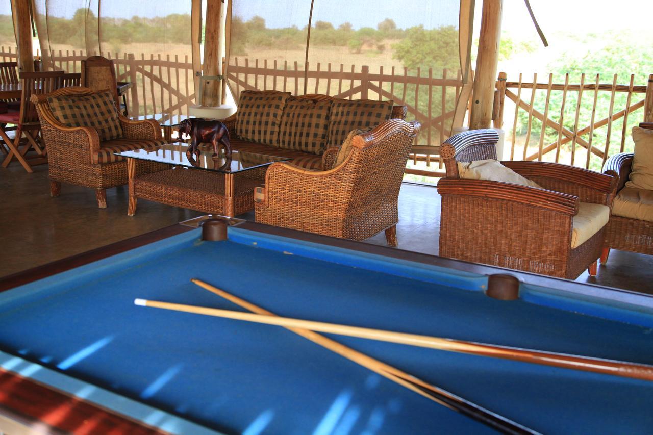 Manyatta Camp Hotel Voi Екстериор снимка